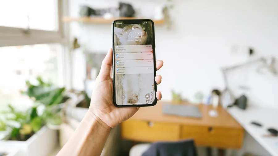 Checking Inbound Messages Creates Costly Attentional Residue