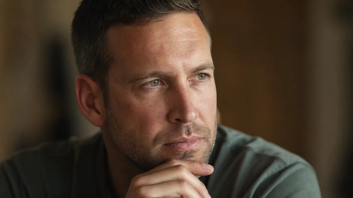 Highly Intelligent People Do These 7 Things When They're Alone
