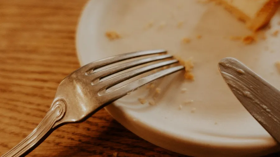 Early Scarcity Rewires the Brain's Threat Detection