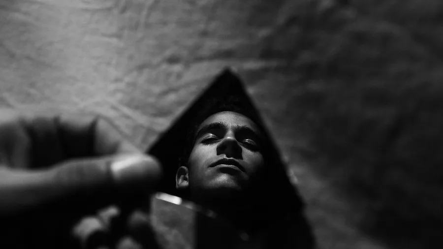 Persistent Self-Doubt Reflects Active Metacognitive Awareness