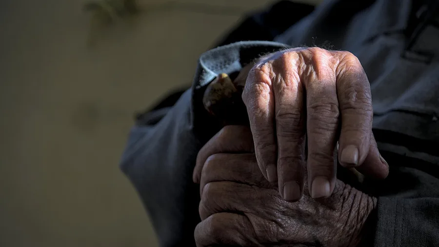 Social Comparison Drops Away as Time Horizons Shorten