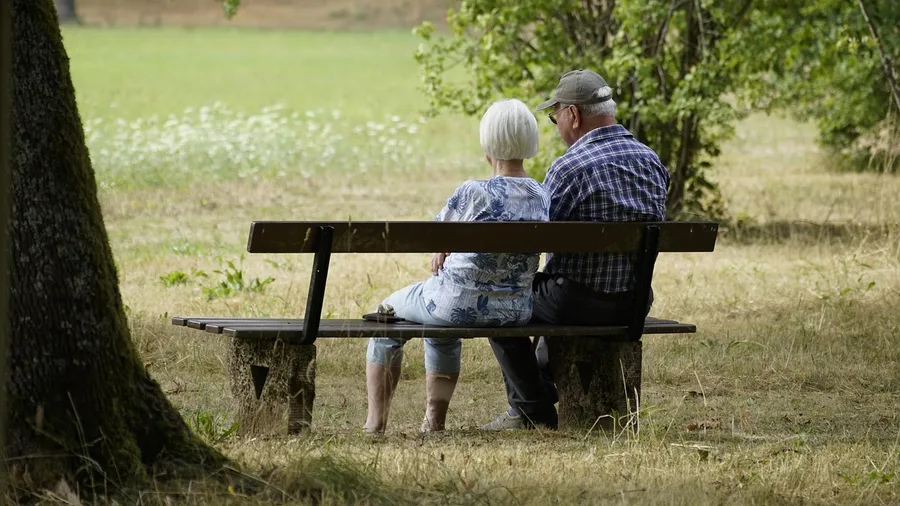 Minor etiquette breaches in public deserve silence